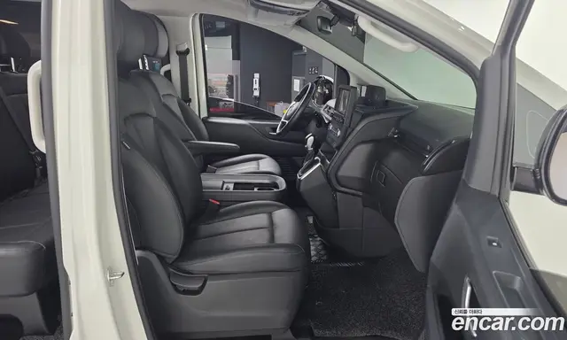 Hyundai Staria 2023 2.2 автомат (гидро), миниатюра 11