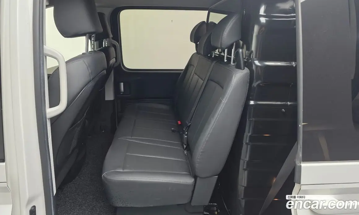 Hyundai Staria 2023 2.2 автомат (гидро), фото 12