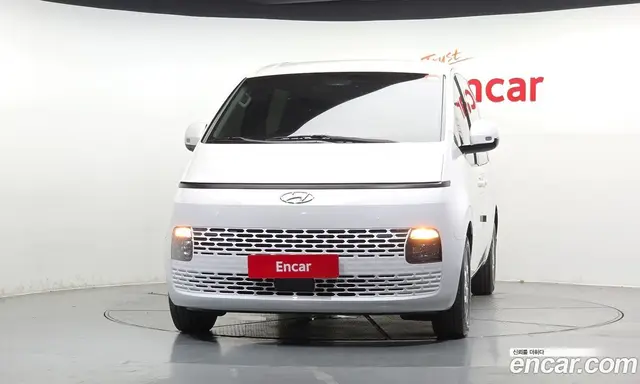 Hyundai Staria 2023 2.2 автомат (гидро), миниатюра 3