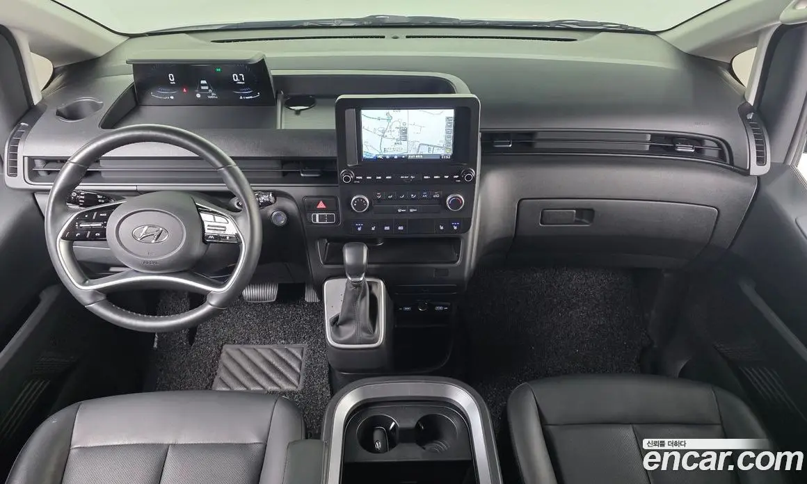 Hyundai Staria 2023 2.2 автомат (гидро), фото 7