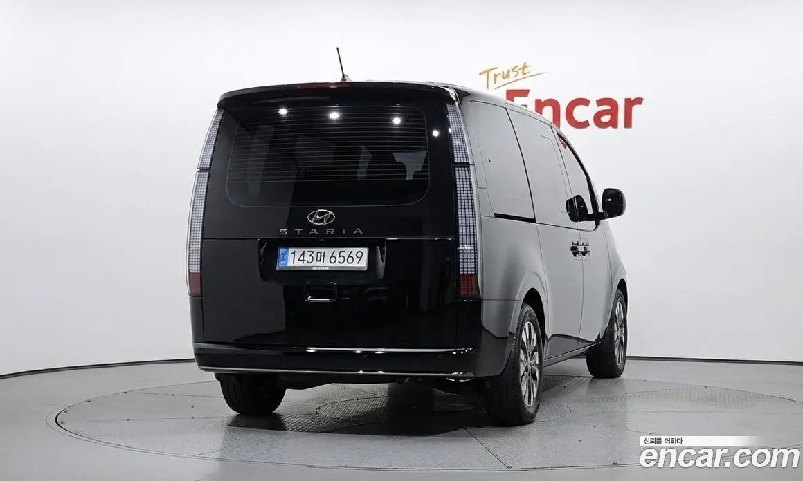 Hyundai Staria 2023 2.2 автомат (гидро), фото 4