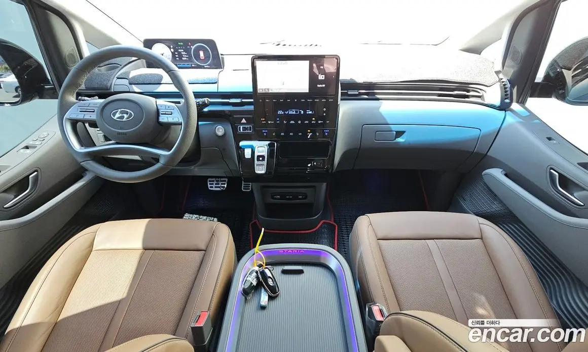 Hyundai Staria 2023 2.2 автомат (гидро), фото 7