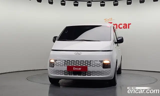 Hyundai Staria 2023 2.2 автомат (гидро), миниатюра 3