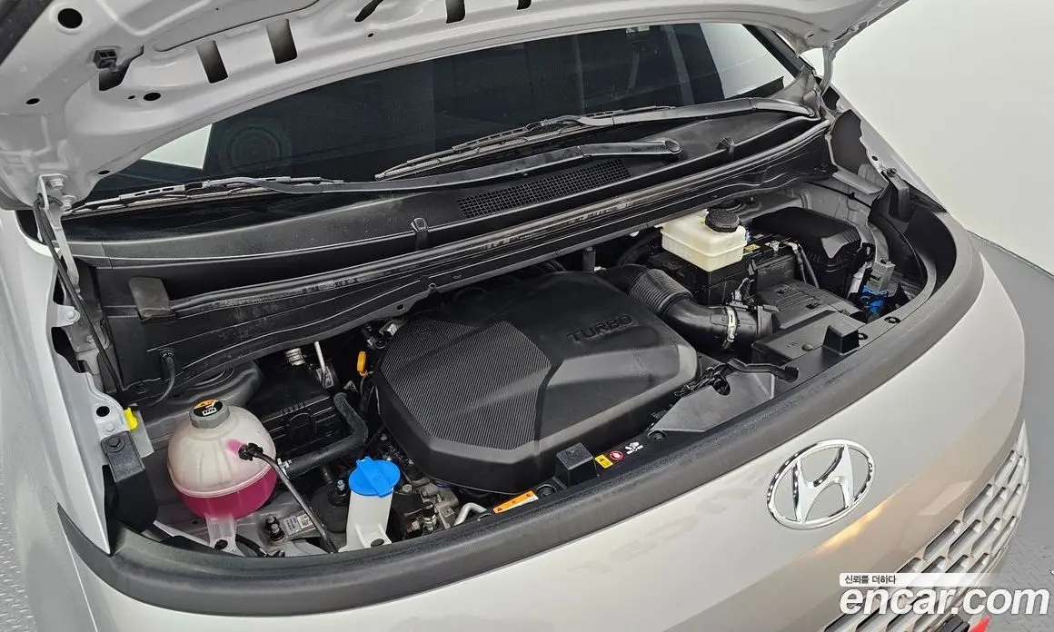 Hyundai Staria 2023 2.2 автомат (гидро), фото 6