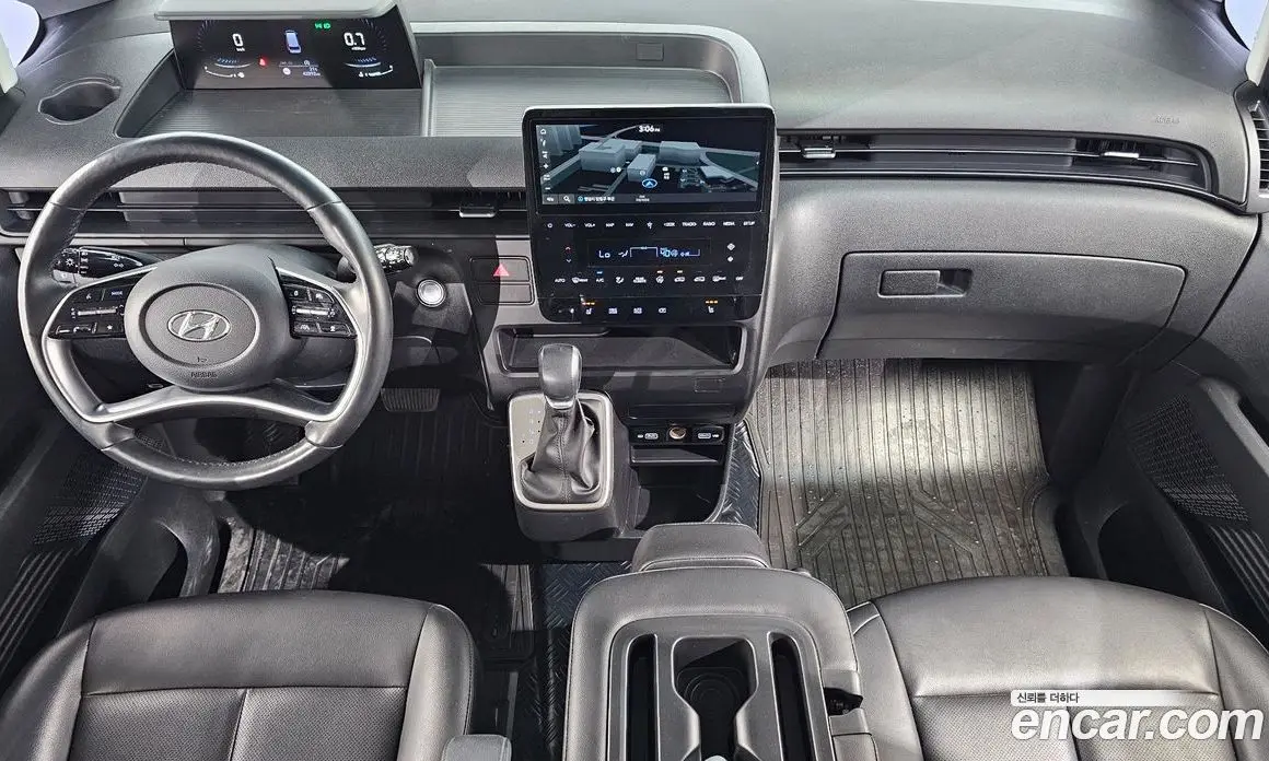 Hyundai Staria 2023 2.2 автомат (гидро), фото 10