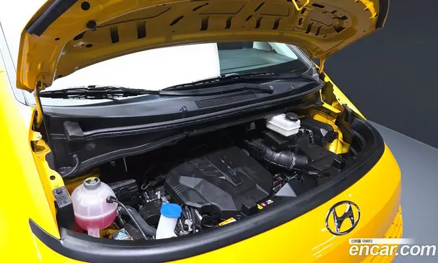 Hyundai Staria 2024 3.5 автомат (гидро), миниатюра 6