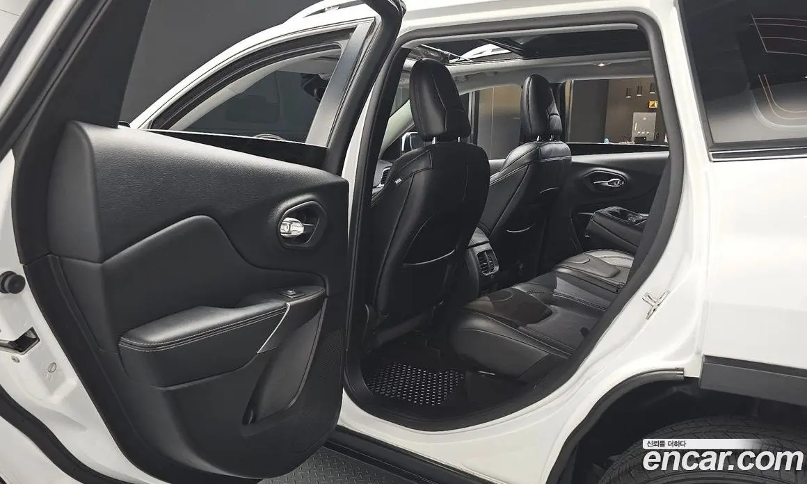 Jeep Cherokee 2021 2.4 автомат (гидро), фото 18