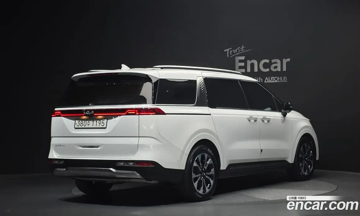 Kia Carnival 2022 2.2 автомат (гидро), фото 2