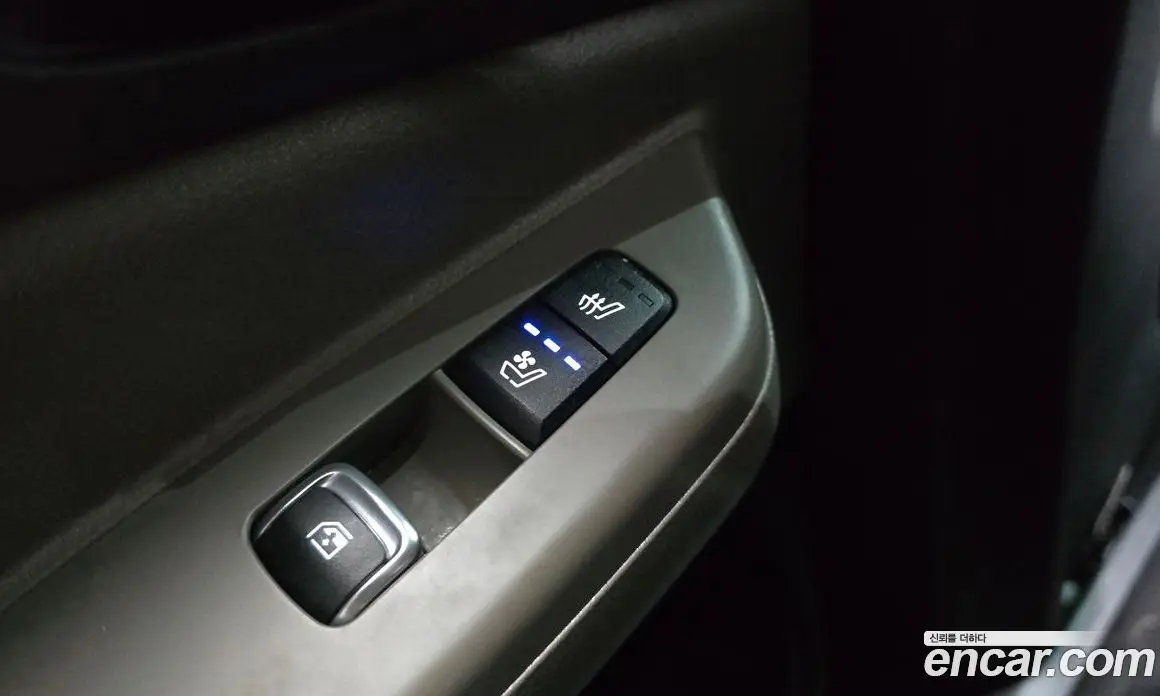Kia Carnival 2024 1.6 автомат (гидро), фото 18