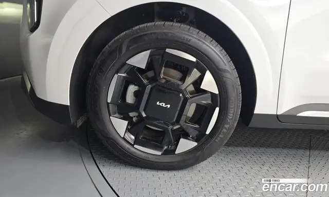 Kia Carnival 2024 1.6 автомат (гидро), миниатюра 5