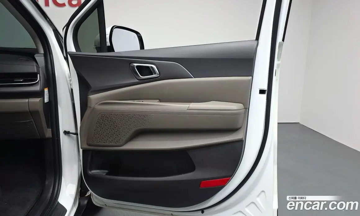 Kia Carnival 2024 1.6 автомат (гидро), фото 13