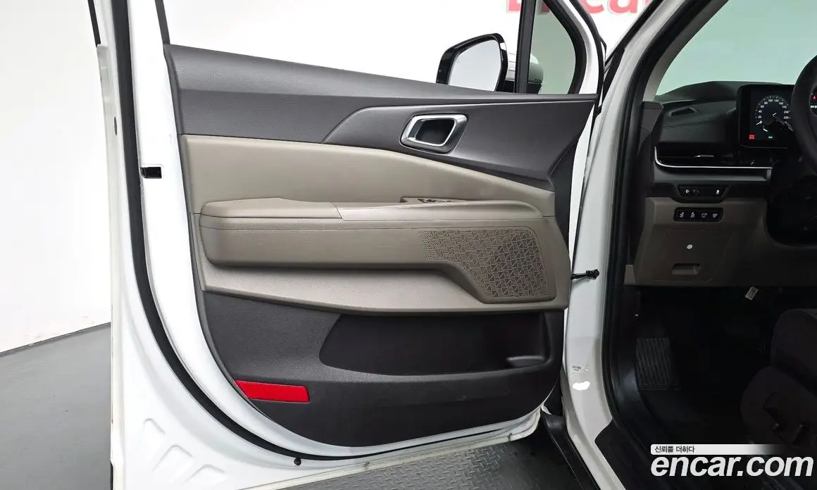 Kia Carnival 2024 1.6 автомат (гидро), фото 14