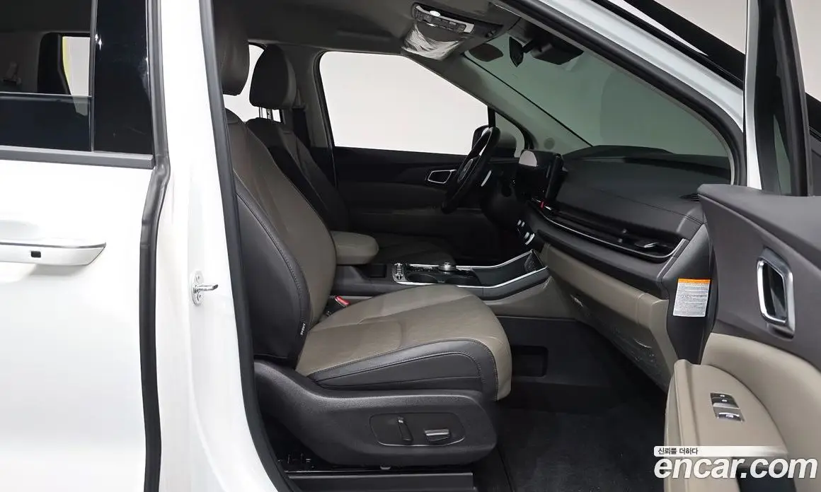 Kia Carnival 2024 1.6 автомат (гидро), фото 15