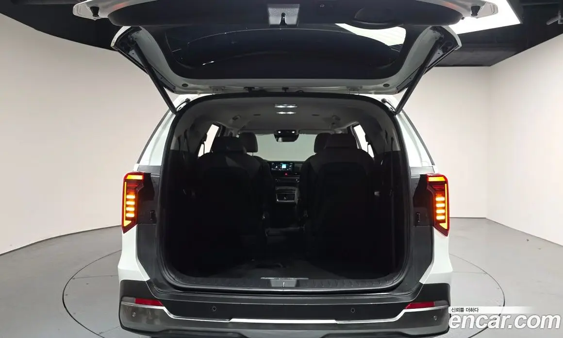 Kia Carnival 2024 1.6 автомат (гидро), фото 25