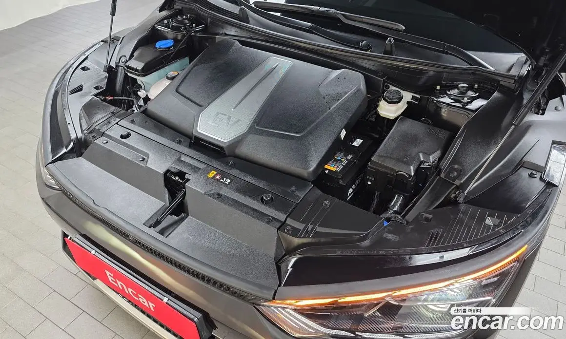 Kia EV6 2023 0.1 автомат (гидро), фото 6