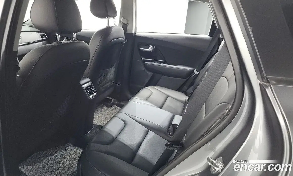 Kia Niro 2017 1.6 автомат (гидро), фото 25