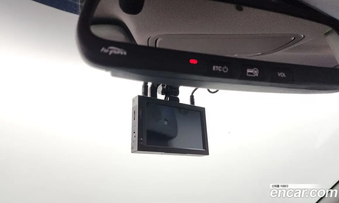Kia Niro 2017 1.6 автомат (гидро), фото 26