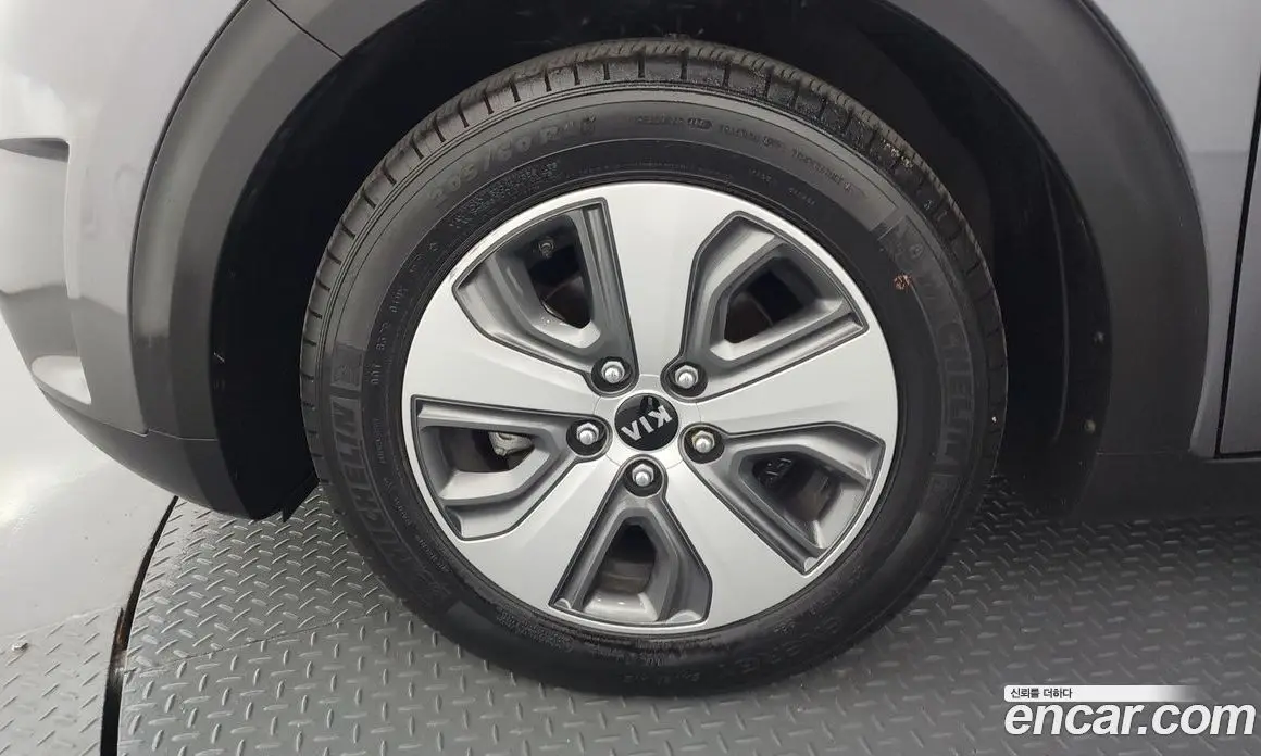 Kia Niro 2017 1.6 автомат (гидро), фото 5