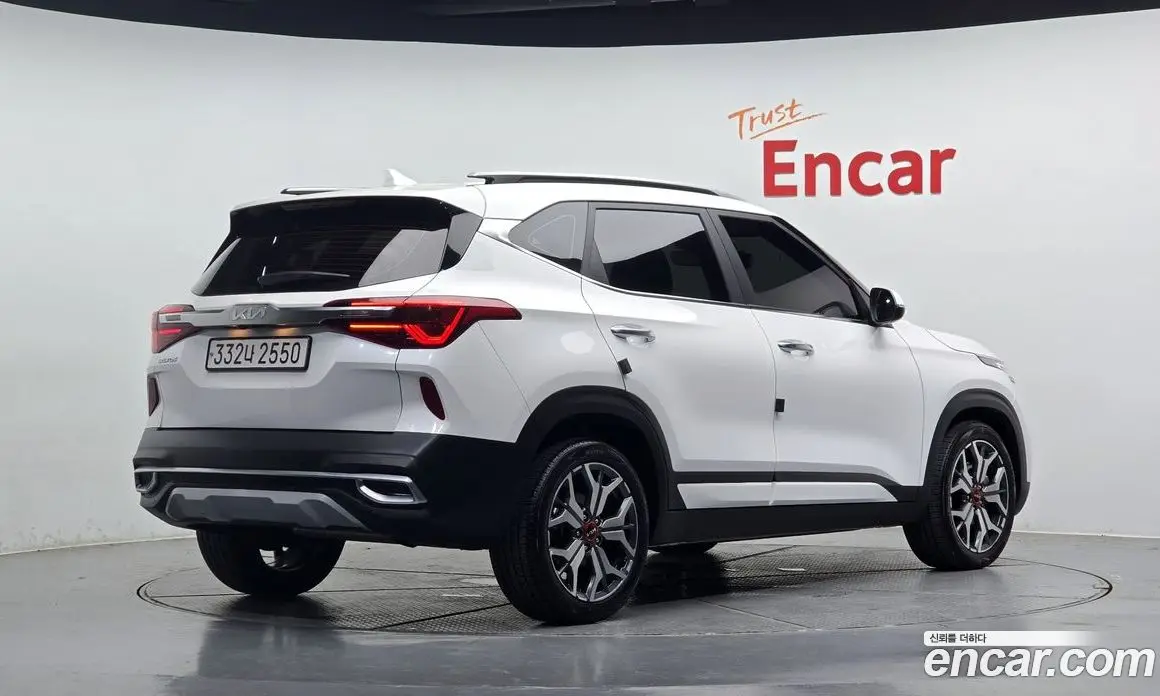Kia Seltos 2022 1.6 автомат (гидро), фото 2