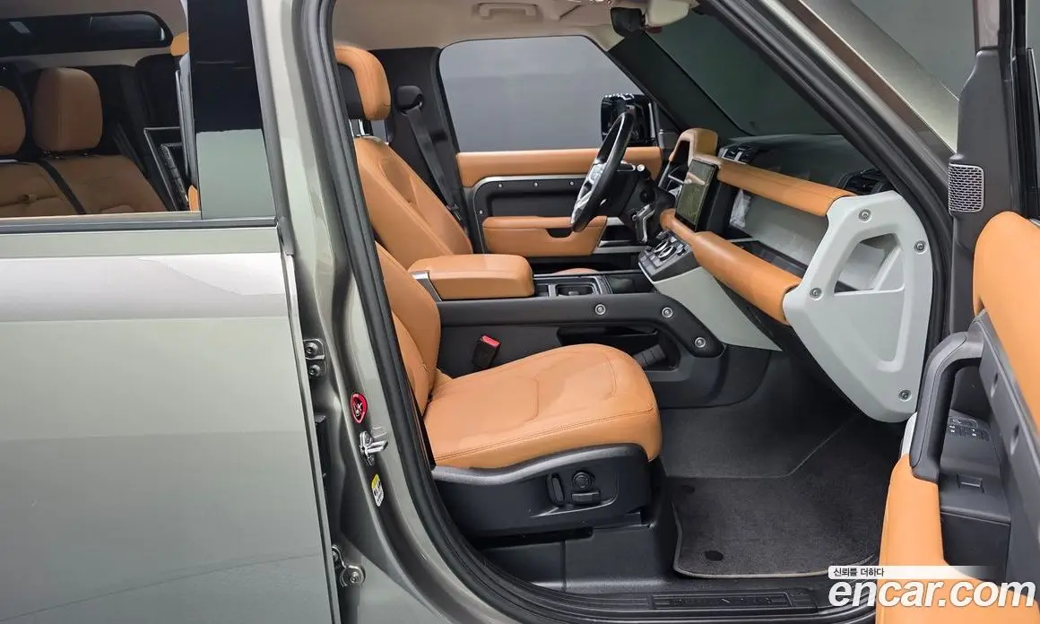 Land Rover Defender 2022 3.0 автомат (гидро), фото 16