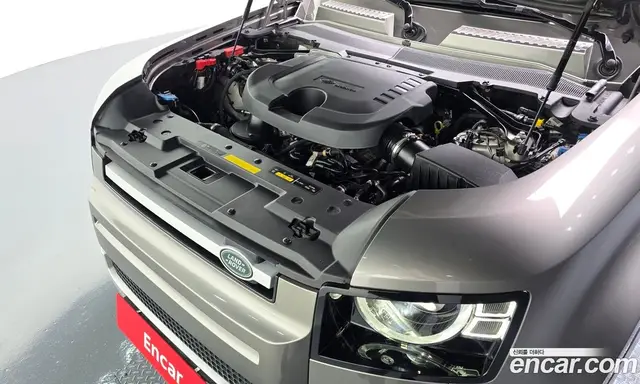 Land Rover Defender 2022 3.0 автомат (гидро), миниатюра 6