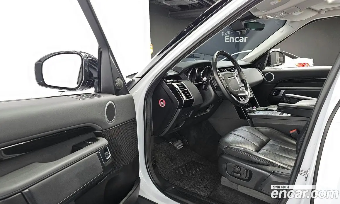 Land Rover Discovery 2018 2.0 автомат (гидро), фото 10