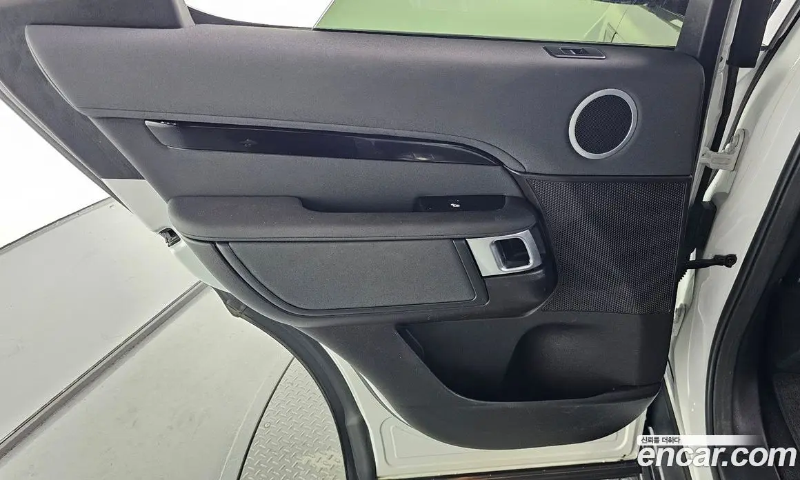 Land Rover Discovery 2019 3.0 автомат (гидро), фото 15