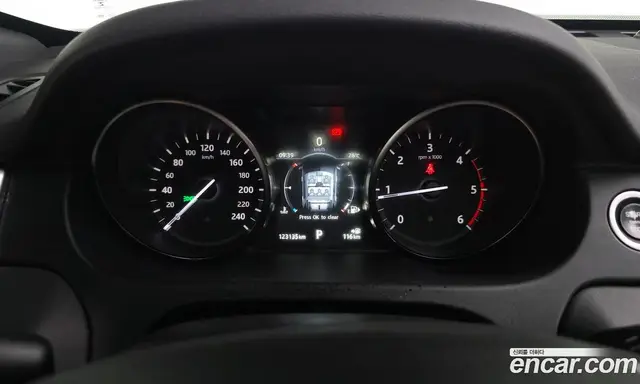 Land Rover Discovery Sport 2016 2.0 автомат (гидро), миниатюра 8