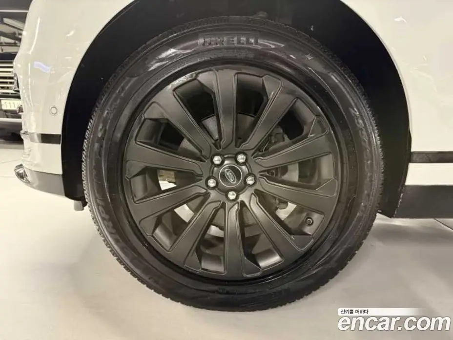 Land Rover Range Rover Velar 2017 2.0 автомат (гидро), фото 20