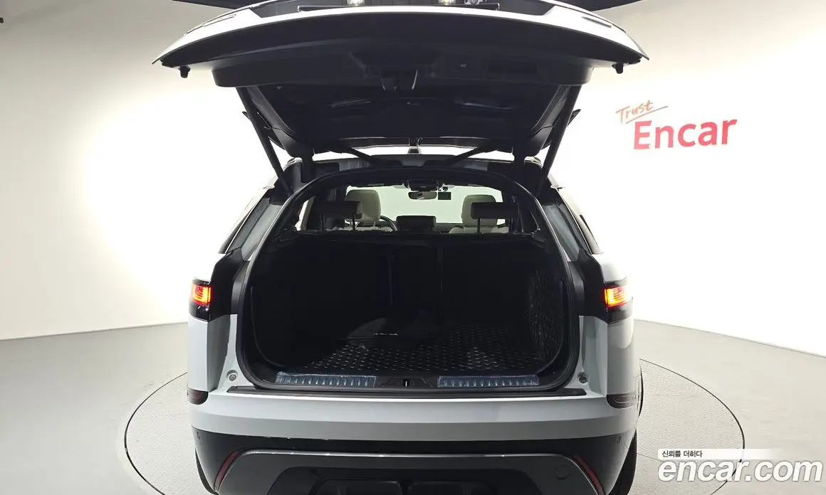 Land Rover Range Rover Velar 2019 2.0 автомат (гидро), фото 24