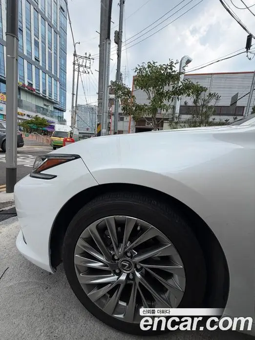 Lexus ES 2023 2.5 автомат (гидро), фото 13 Lexus ES 2023 2.5 автомат (гидро), фото 13