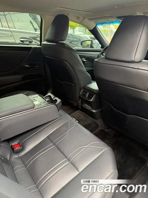Lexus ES 2023 2.5 автомат (гидро), фото 17 Lexus ES 2023 2.5 автомат (гидро), фото 17