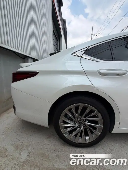 Lexus ES 2023 2.5 автомат (гидро), миниатюра 6 Lexus ES 2023 2.5 автомат (гидро), миниатюра 6