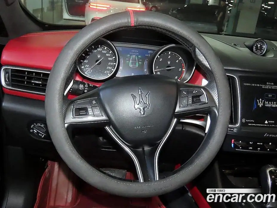Maserati Levante 2018 3.0 автомат (гидро), фото 8