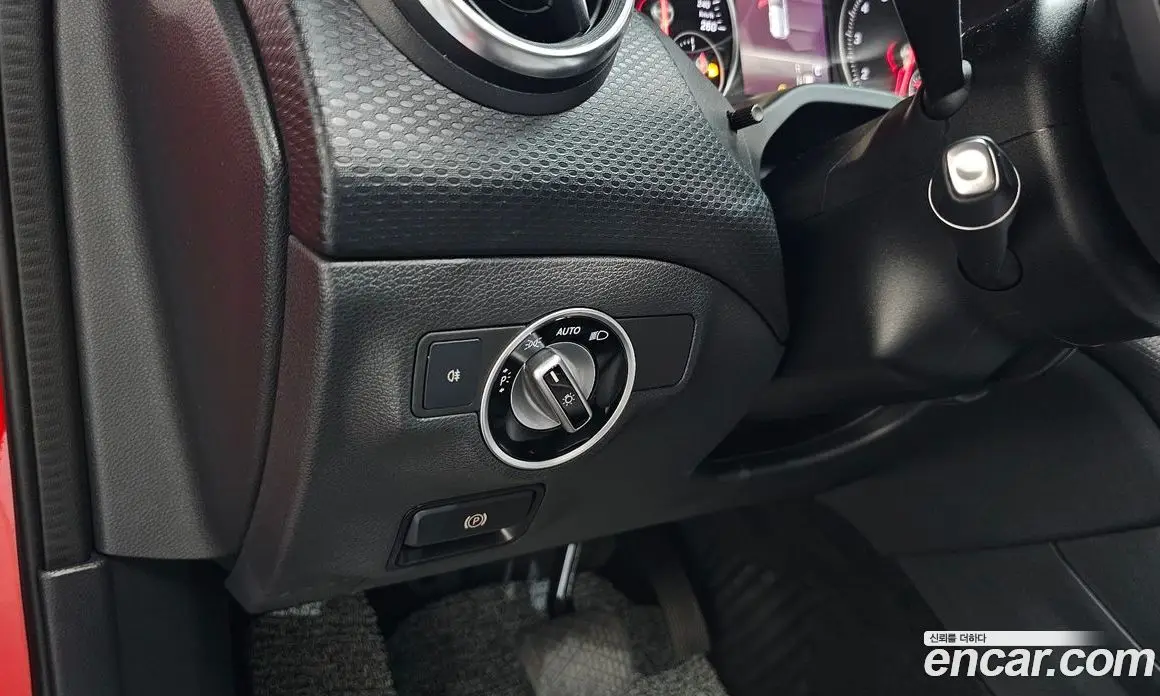Mercedes-Benz A-Class 2017 1.6 гидро, фото 26 Mercedes-Benz A-Class 2017 1.6 гидро, фото 26