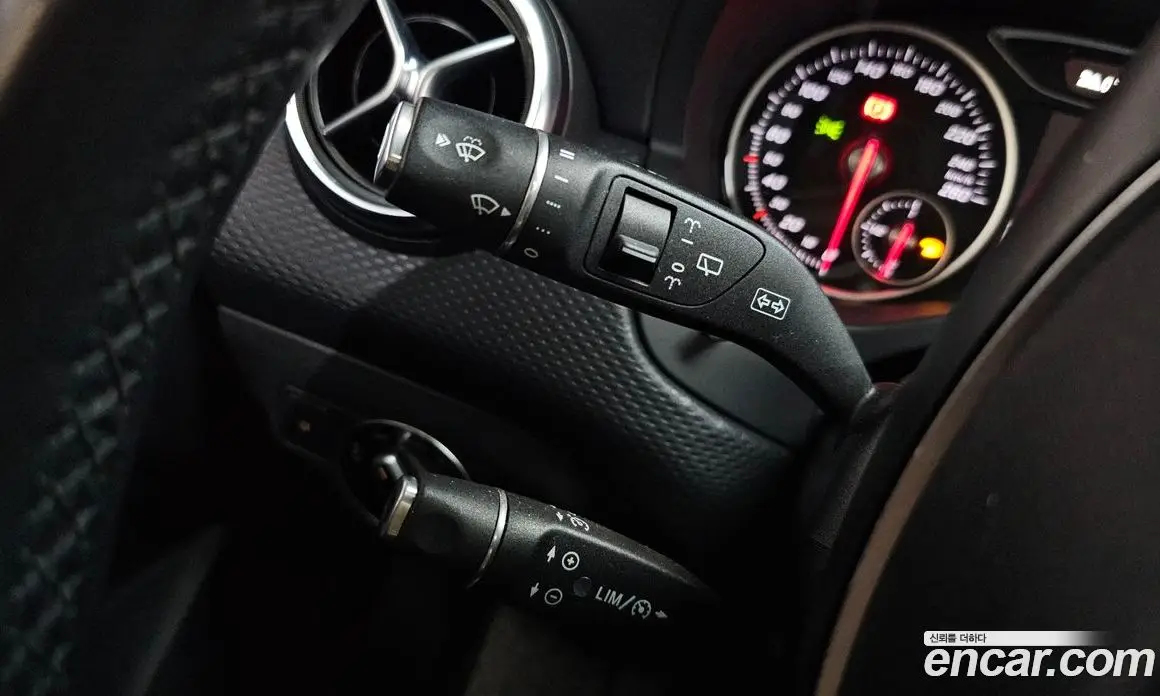 Mercedes-Benz A-Class 2017 1.6 гидро, фото 27 Mercedes-Benz A-Class 2017 1.6 гидро, фото 27