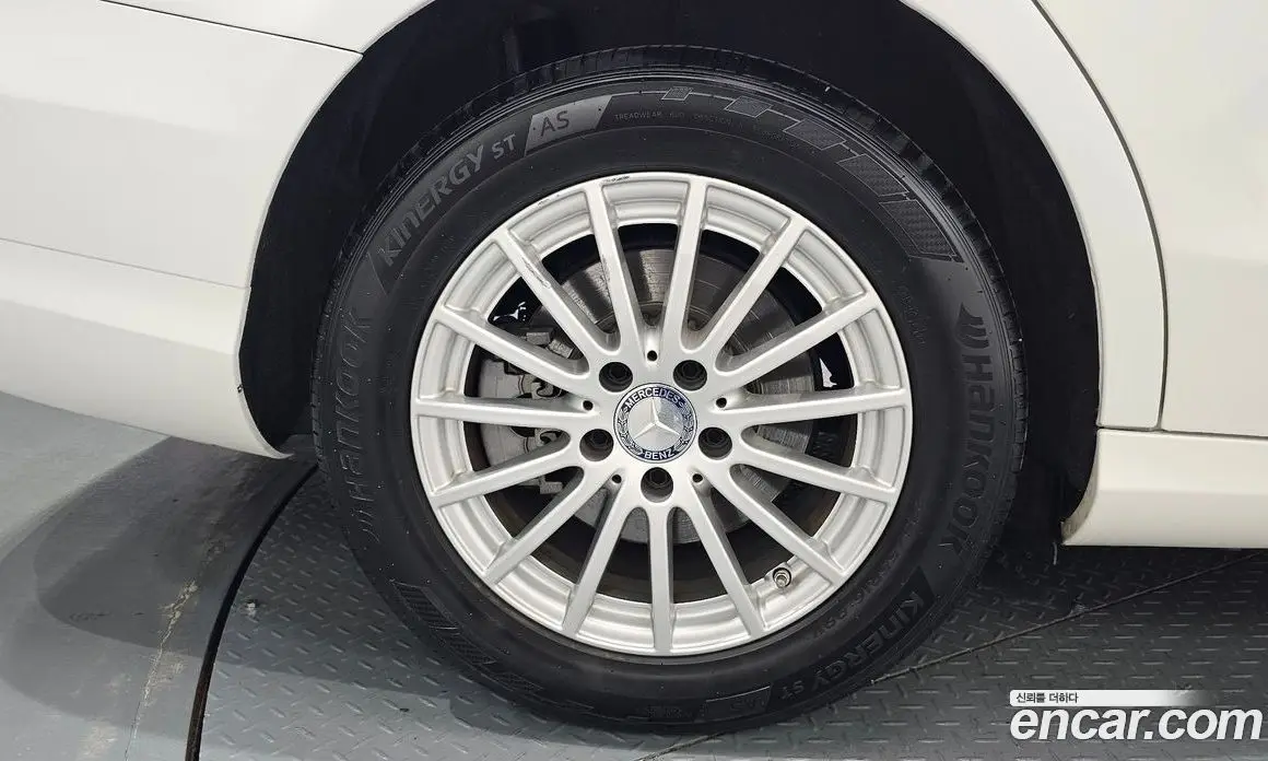 Mercedes-Benz C-Class 2015 2.0 гидро, фото 5 Mercedes-Benz C-Class 2015 2.0 гидро, фото 5