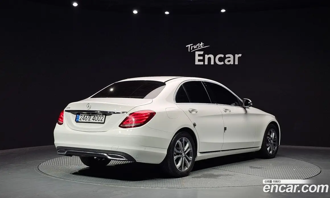 Mercedes-Benz C-Class 2016 2.0 гидро, фото 2 Mercedes-Benz C-Class 2016 2.0 гидро, фото 2