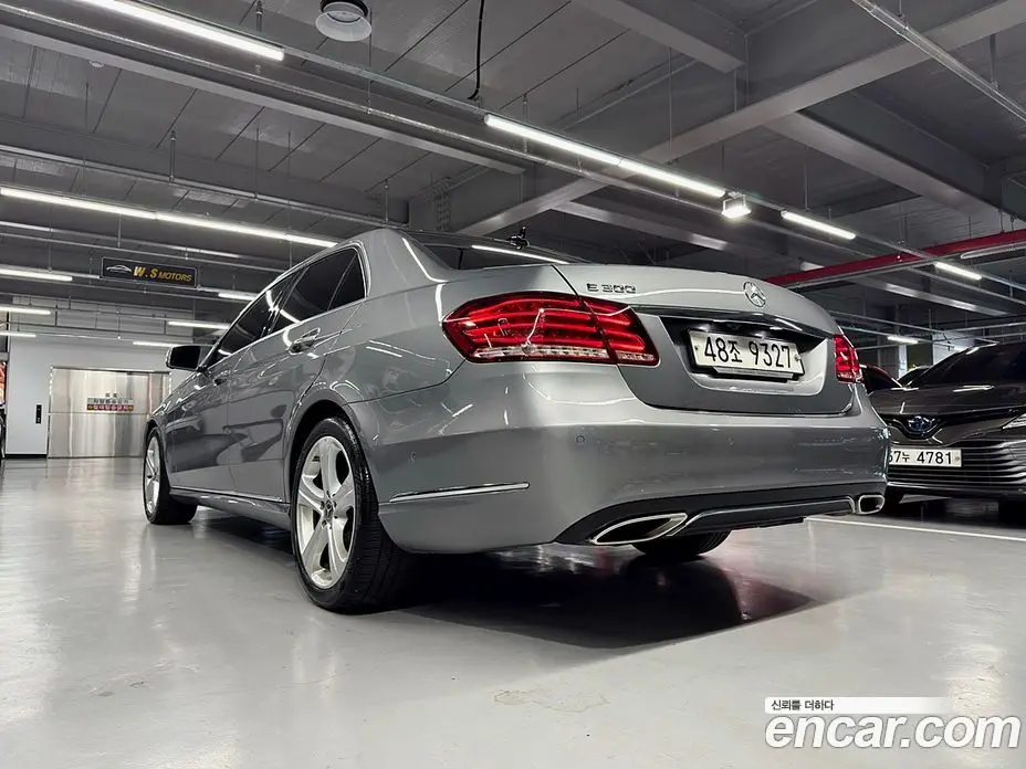 Mercedes-Benz E-Class 2015 3.5 гидро, фото 5 Mercedes-Benz E-Class 2015 3.5 гидро, фото 5