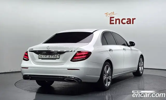 Mercedes-Benz E-Class, 2018, 107 275 км