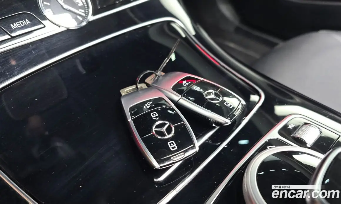 Mercedes-Benz E-Class 2018 2.0 гидро, фото 28 Mercedes-Benz E-Class 2018 2.0 гидро, фото 28