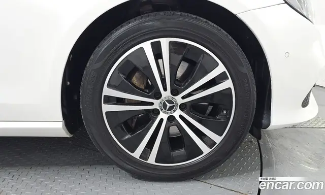 Mercedes-Benz E-Class 2020 2.0 автомат (гидро), миниатюра 7