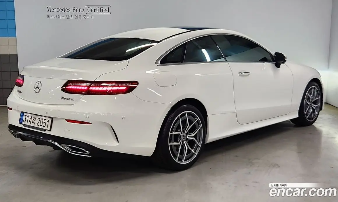 Mercedes-Benz E-Class 2022 2.0 автомат (гидро), фото 2