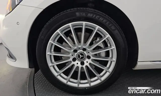 Mercedes-Benz E-Class 2022 2.0 гидро, миниатюра 4 Mercedes-Benz E-Class 2022 2.0 гидро, миниатюра 4