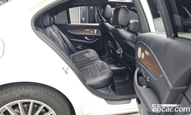 Mercedes-Benz E-Class 2023 1.9 гидро, миниатюра 12
