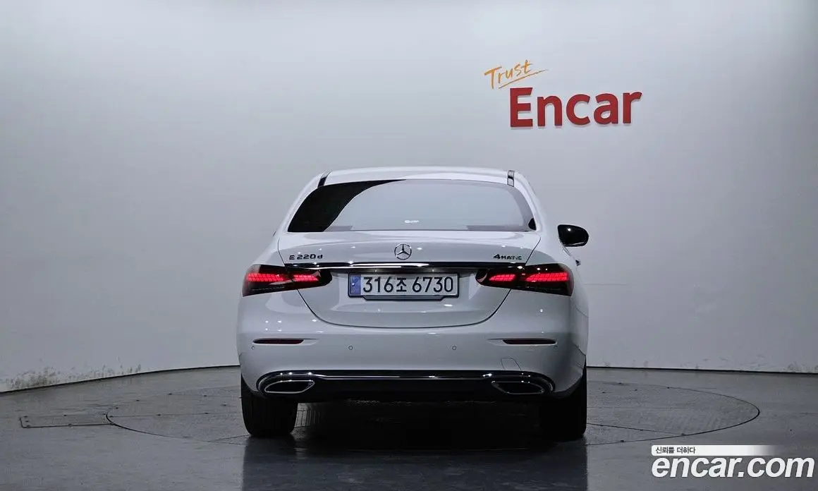 Mercedes-Benz E-Class 2023 1.9 гидро, фото 4