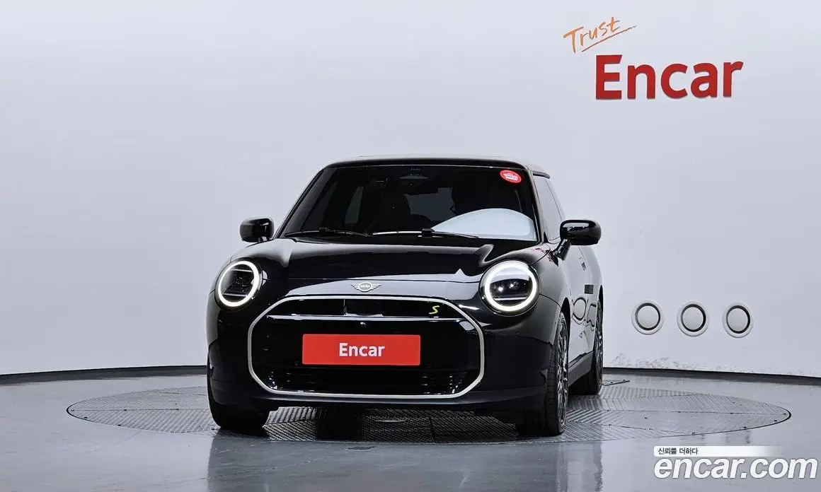 Mini Cooper 2024 0.1 автомат (гидро), фото 3