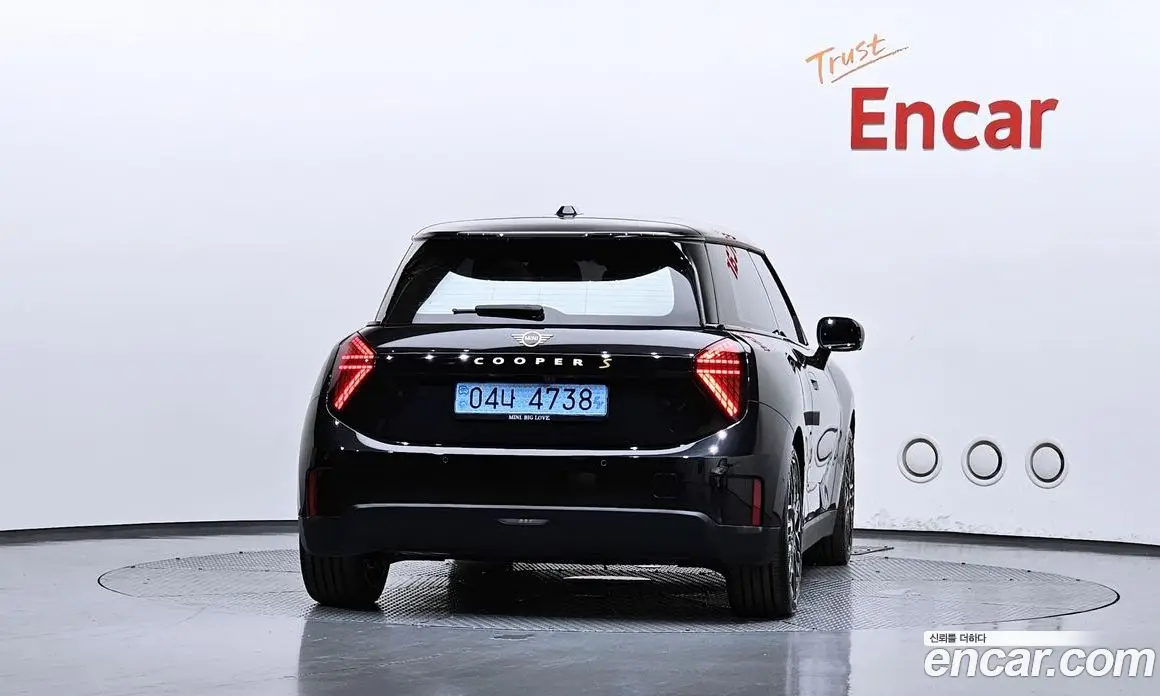 Mini Cooper 2024 0.1 автомат (гидро), фото 4