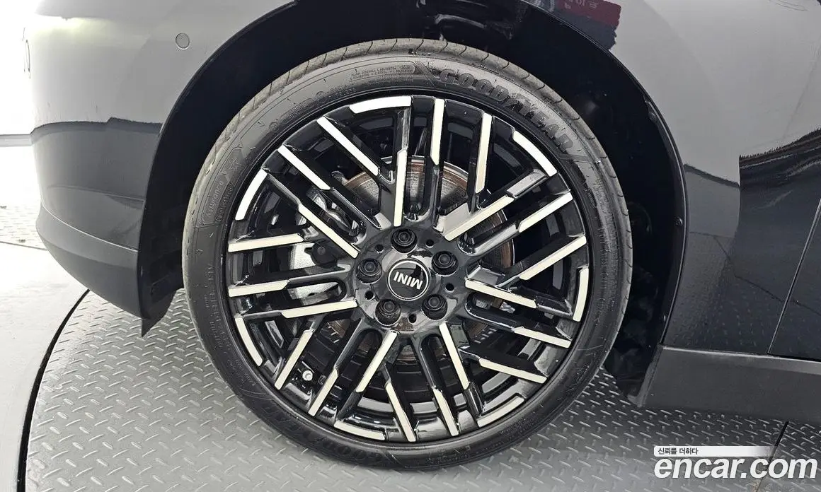 Mini Cooper 2024 0.1 автомат (гидро), фото 5