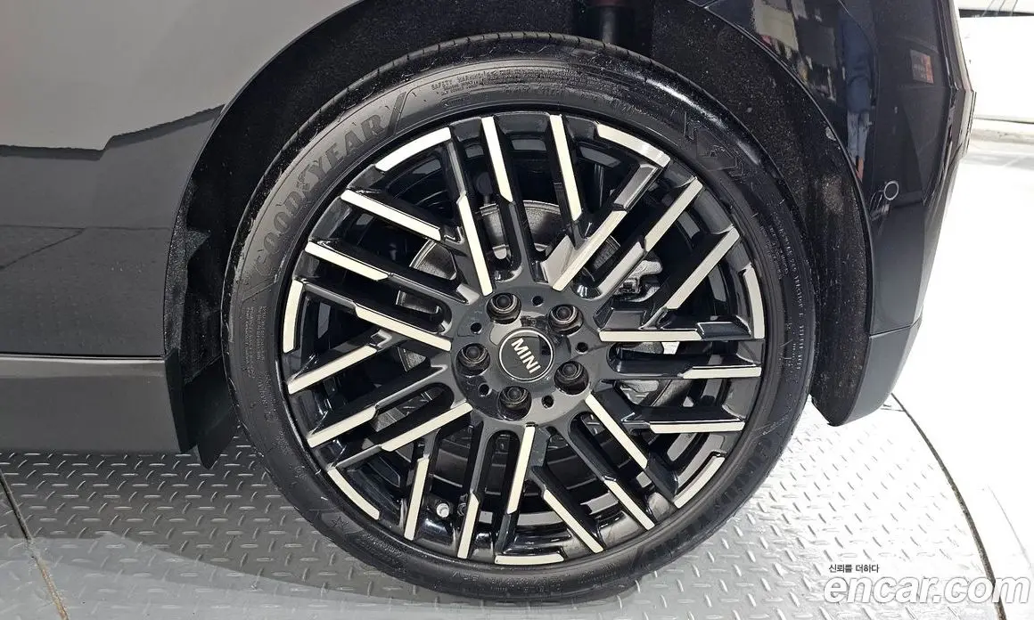 Mini Cooper 2024 0.1 автомат (гидро), фото 7